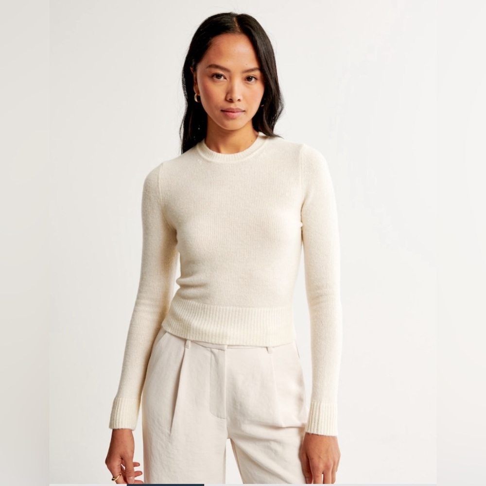 NWT Abercrombie Slim Crew Sweater